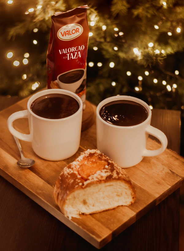 ¡Disfruta el placer del chocolate a la taza con Chocolates Valor!